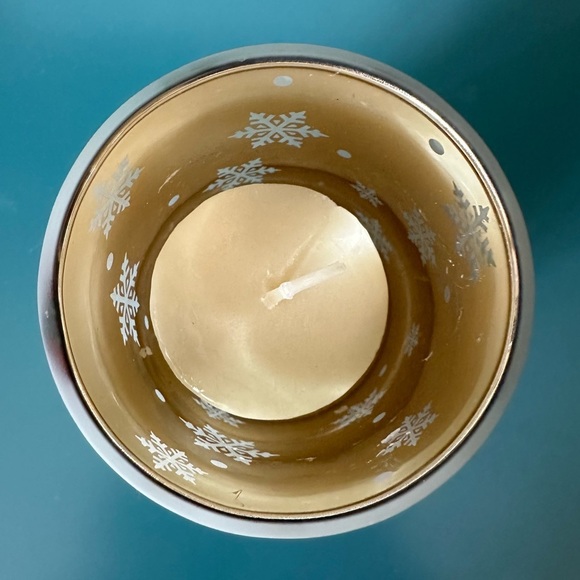 Yankee Candle Christmas Candle Holder and Christmas Cookie Candle - Picture 4 of 4